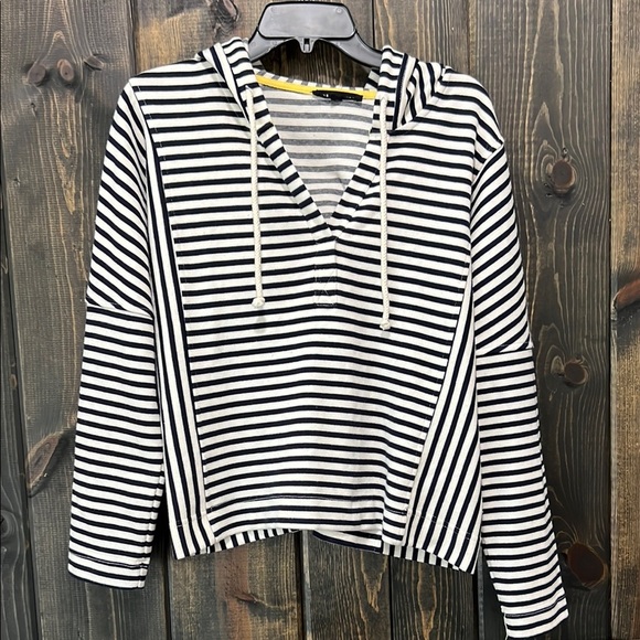 Jane & Delancey Striped Hoodie L Nautical Sweater Casual All Seasons Boho Crop - Picture 1 of 9